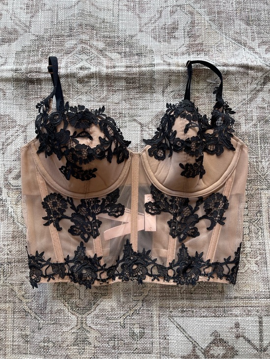 Victoria's Secret Other - Victoria's Secret Nude and Black Floral Lace Longline Bra